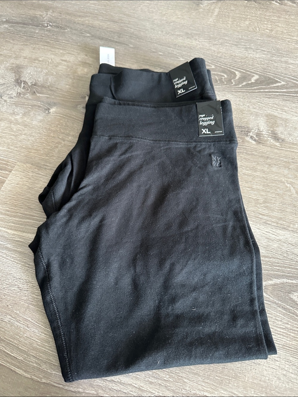 New York & Company Black Capri Leggings